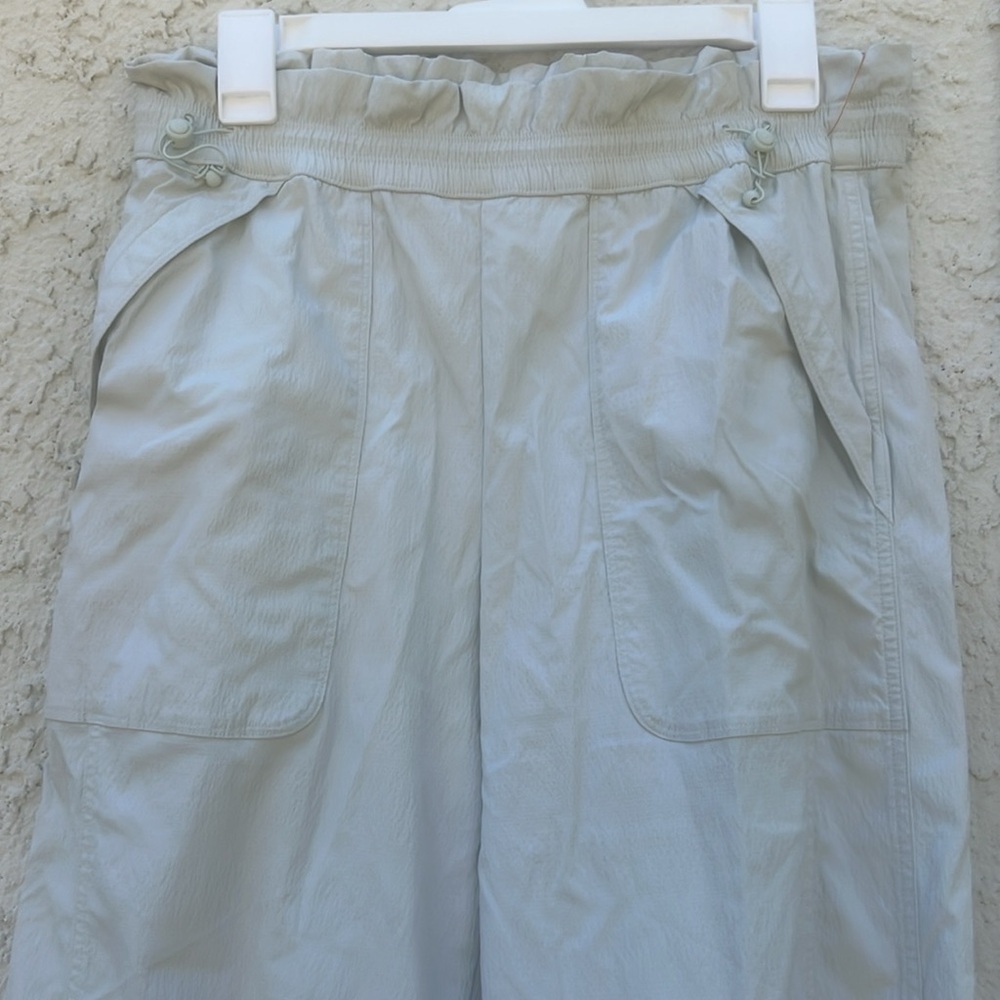 Athleta Trekkie High Rise Parachute Hiking Pant Green Celadon Women's Size 8 - Picture 3 of 13